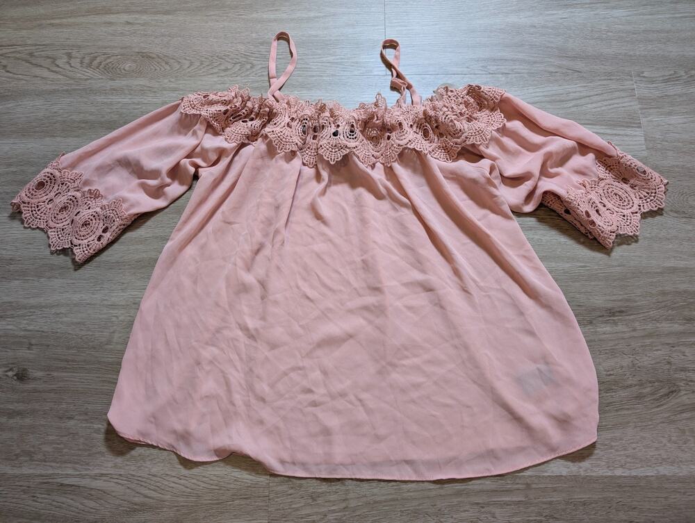 by&by Womens Large Pink Off Shoulder Crochet Lace Boho Peasant Blouse Top